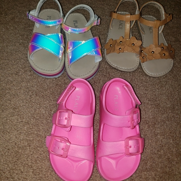 BUNDLE DEAL OLD NAVY SANDALS - Picture 2 of 8